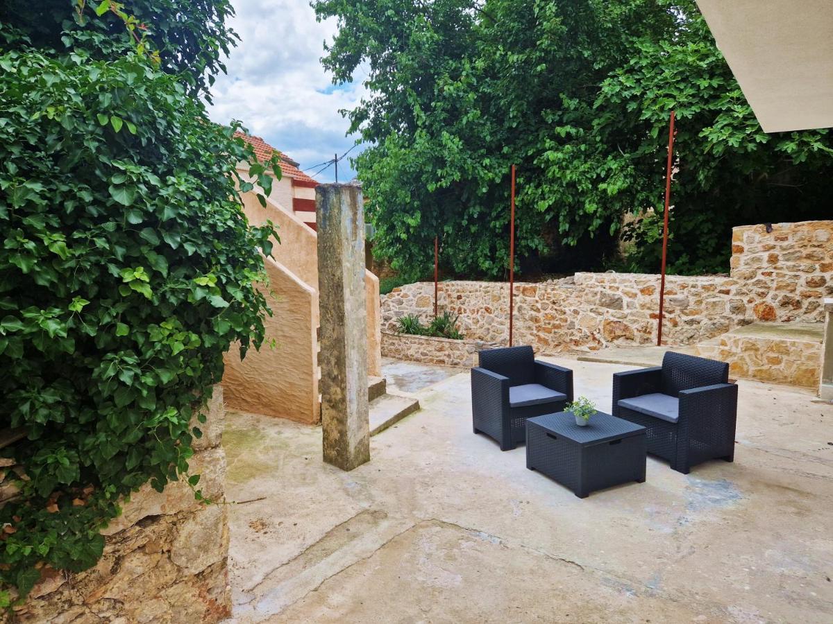 Kuca Za Odmor Dobrila Otel Jelsa  Dış mekan fotoğraf