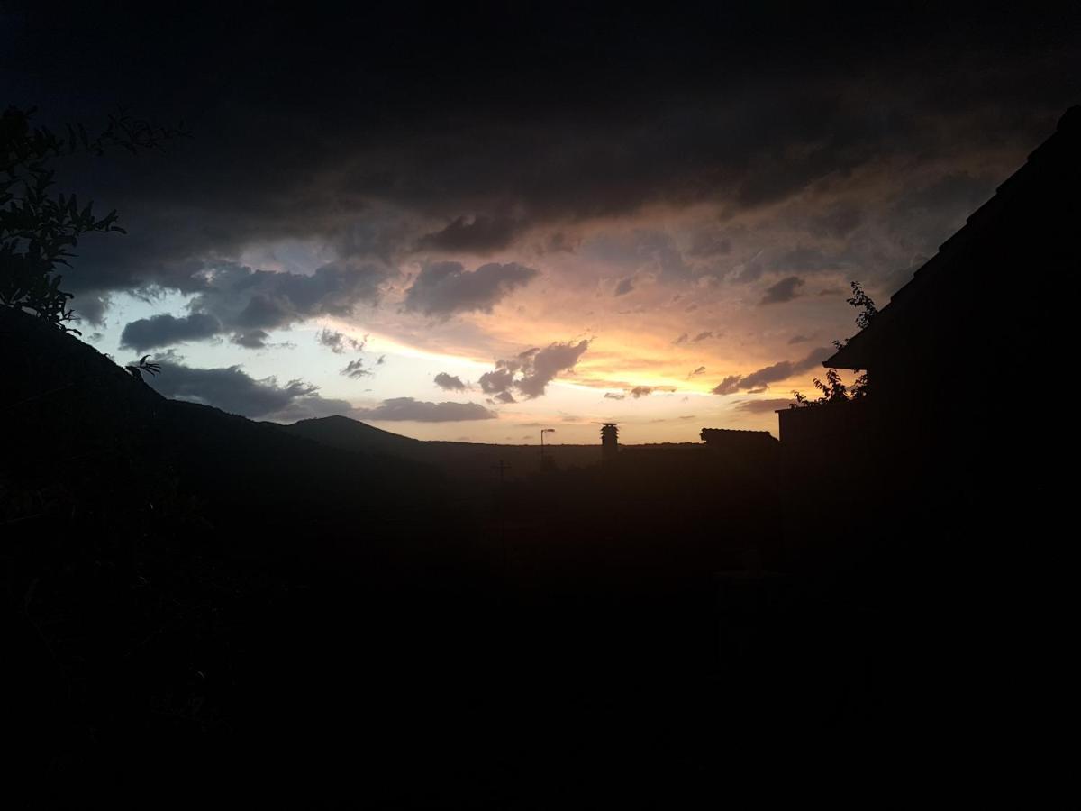 Kuca Za Odmor Dobrila Otel Jelsa  Dış mekan fotoğraf
